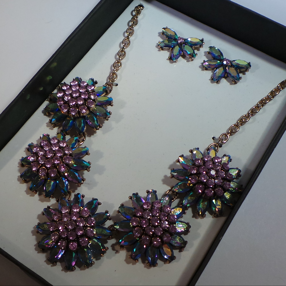 NIB Purple Blue Rhinestone Flower Necklace Set